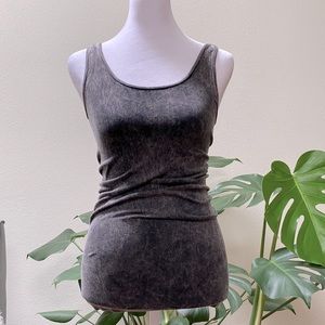 Nikibiki Gray “Stone-Washed”-Style Fitted Tank Top O/S